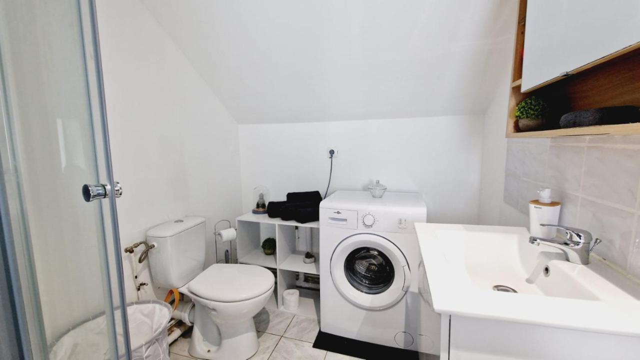 J.Mo Home - Louvroil - Calme - Ideal Couple - Deplacement Pro Екстериор снимка